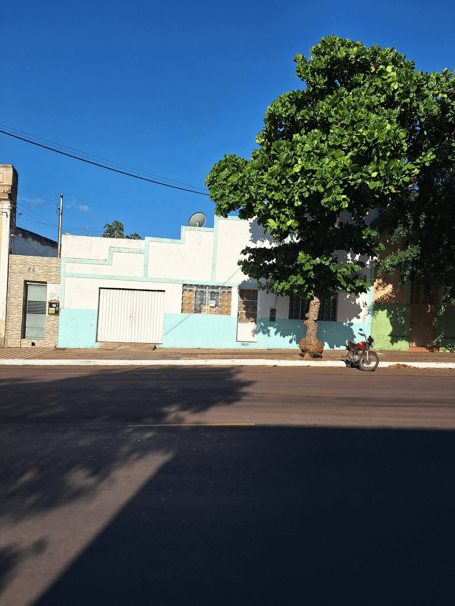 Casa à venda na região central de Corumbá