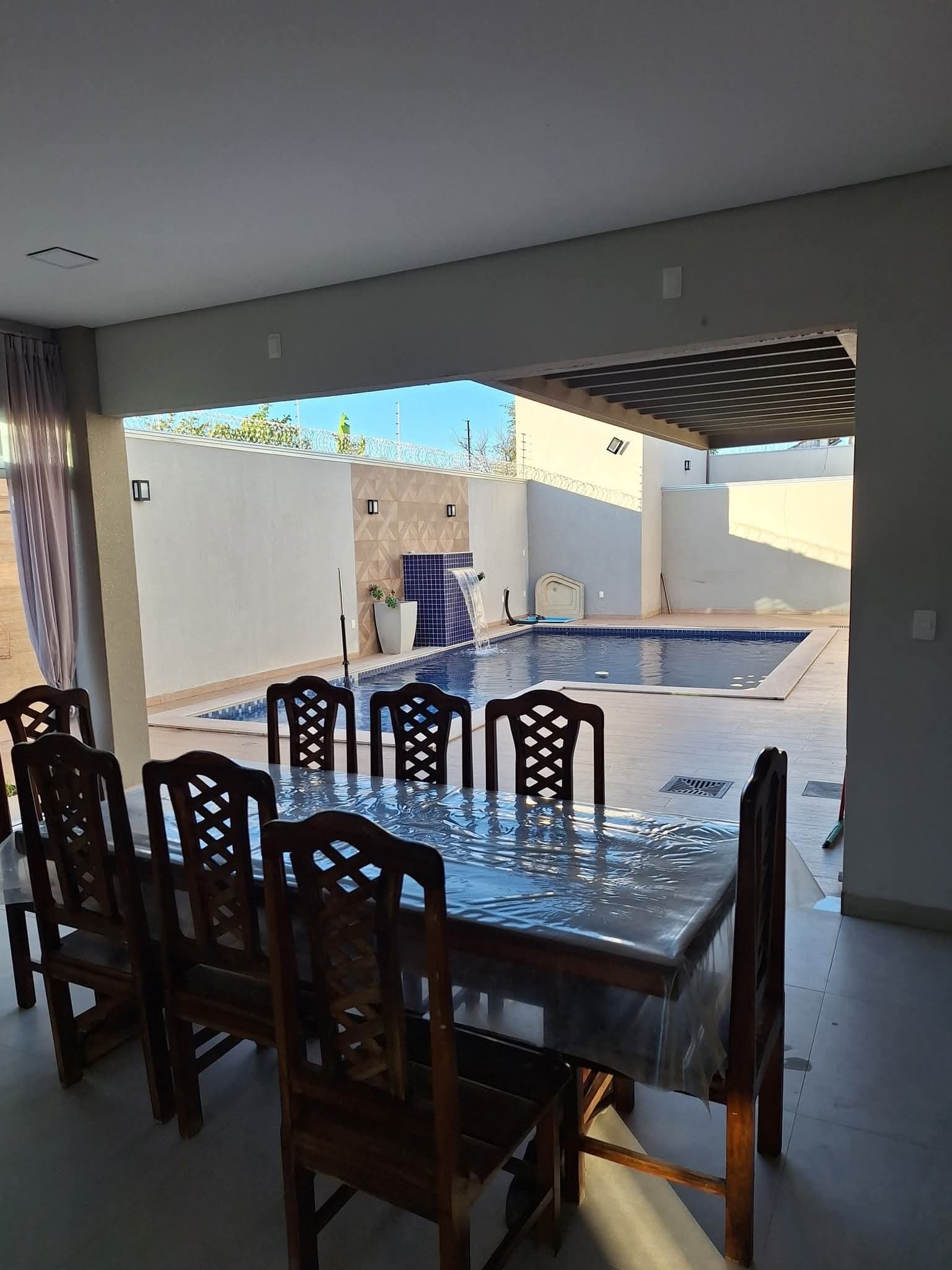 Casa com 3 suítes e piscina à venda no bairro Dom Bosco