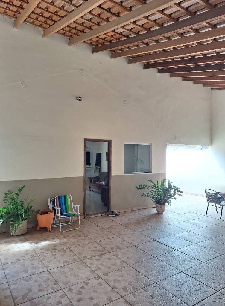 Casa à venda no bairro Aeroporto com área gourmet e garagem