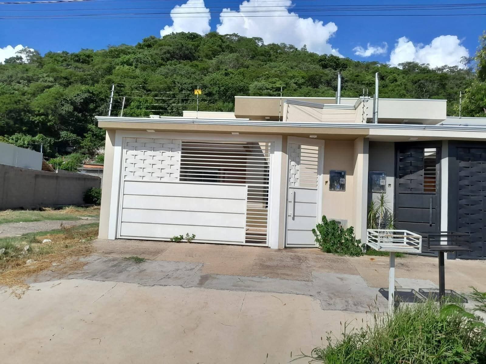 Casa de alto padrão à venda no Bairro Popular Nova em Corumbá