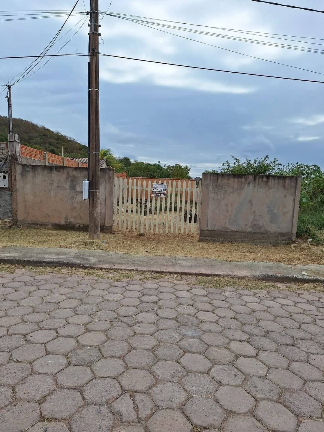 Terreno plano à venda no bairro Popular Nova em Corumba