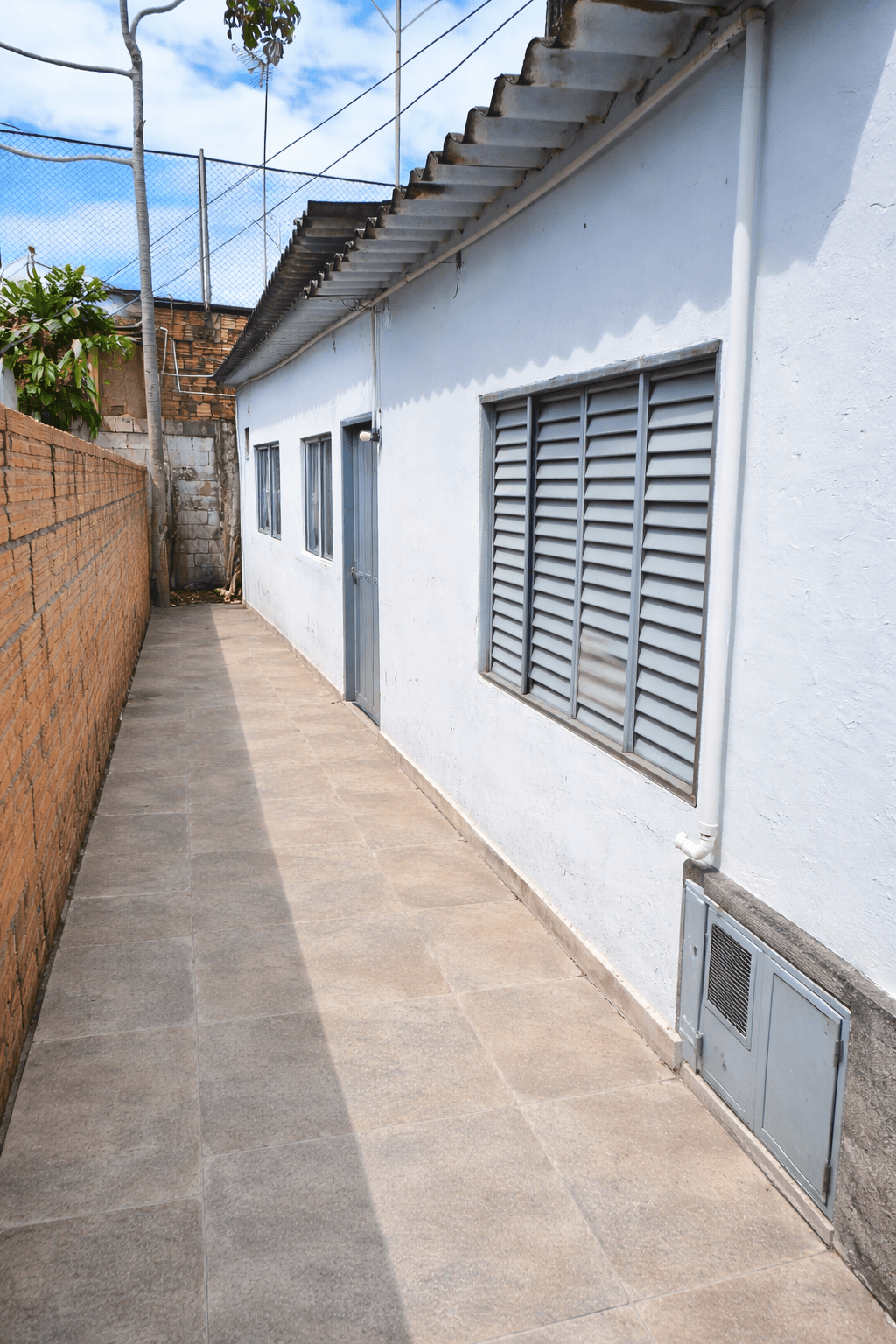 Casa disponível para venda no Centro de Corumbá com 2 quartos