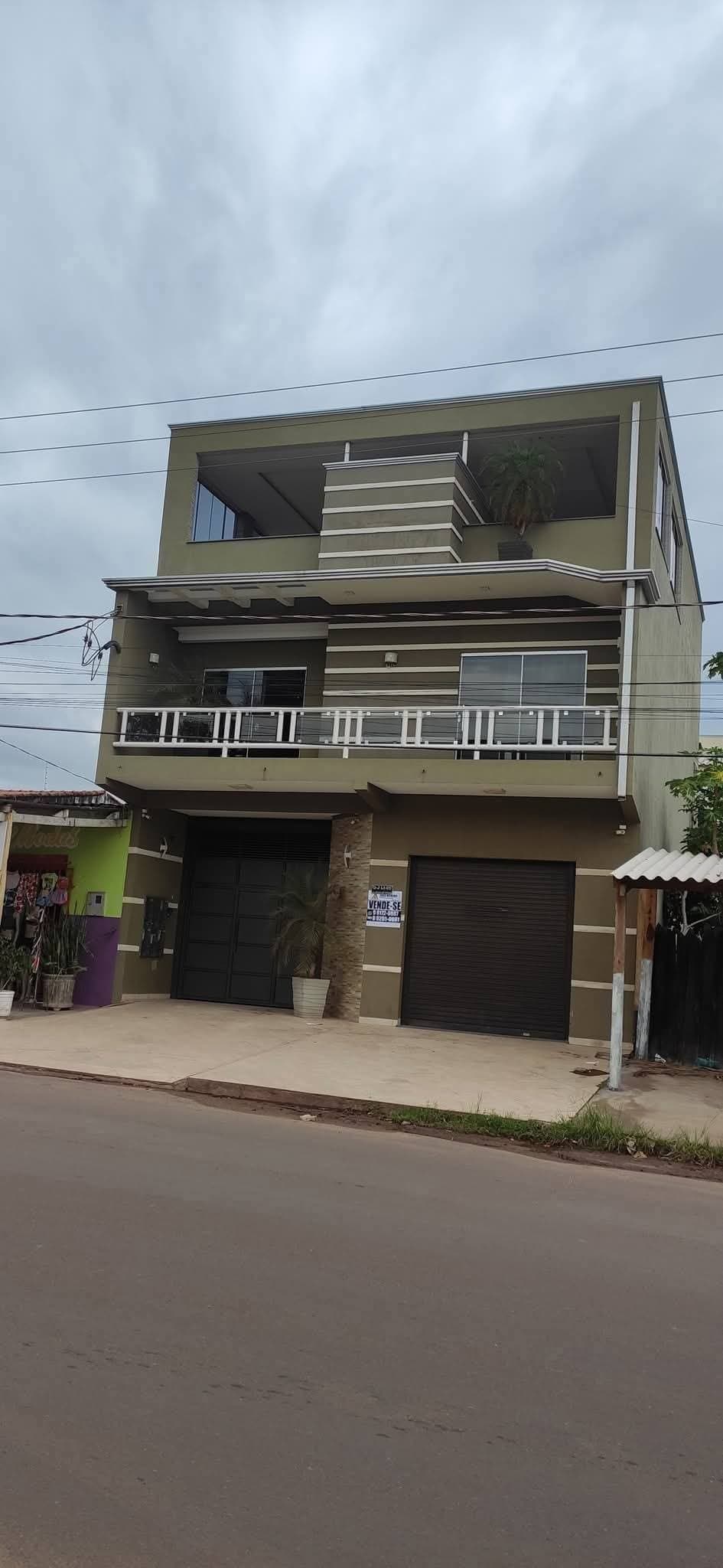 Sobrado com salão comercial à venda no Bairro Popular Nova em Corumba