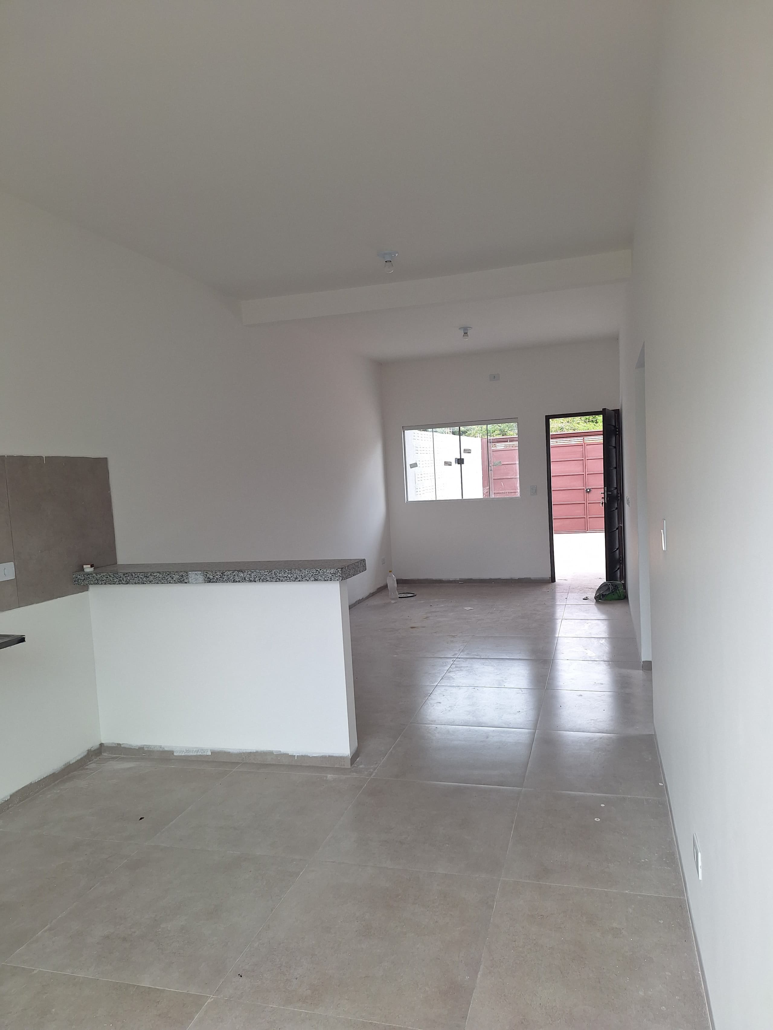 Casa nova à venda no bairro Popular Nova em Corumbá