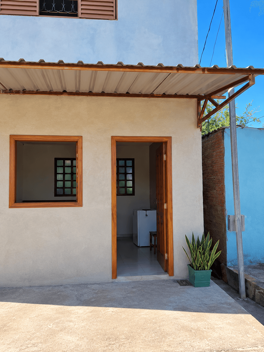 Sobrado com terreno à venda na orla de Ladário com vista para o Rio Paraguai